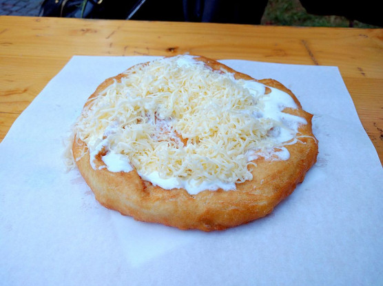 900 forint lehet egy sima lángos nyáron a Balatonnál 