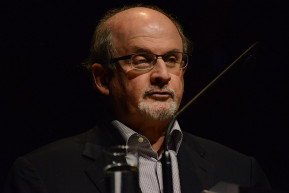 Szépen gyógyul Salman Rushdie, hamarosan megjelenik az új könyve