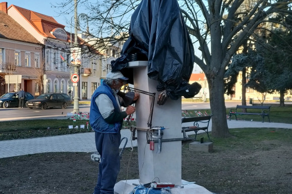 Kijavították az elírt Batthyány-szobor feliratát