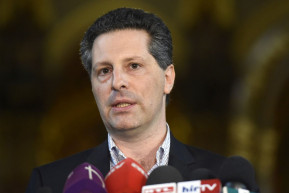 Schiffer: Orbán és Gyurcsány egymást tartja a felszínen