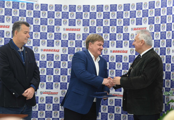 Horgászdíjat kapott Semjén Zsolt