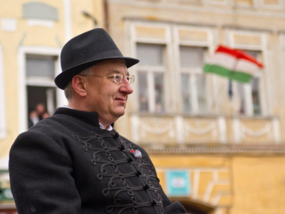 Magyar Péter Semjén Zsolt felfüggesztésére szólítja fel Orbánt