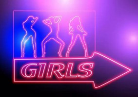 Bordélyházat vitt egy nő a pesti belvárosban, videón, ahogy elkapják