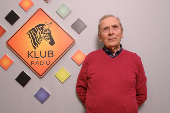 Adalékok az európai diktatúrák könyvtárainak történetéhez