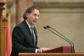 A bizottsági ülésen simán megszavazta a Fidesz a választási törvény módosítását