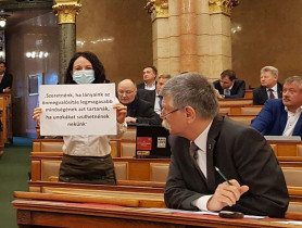 Szabó Tímea: A fideszesek válságkezelés helyett megalázzák a nőket