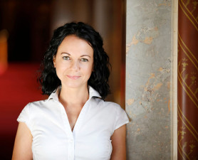 Szabó Tímea: Beleegyező nyilatkozat nélkül is megfigyelnek