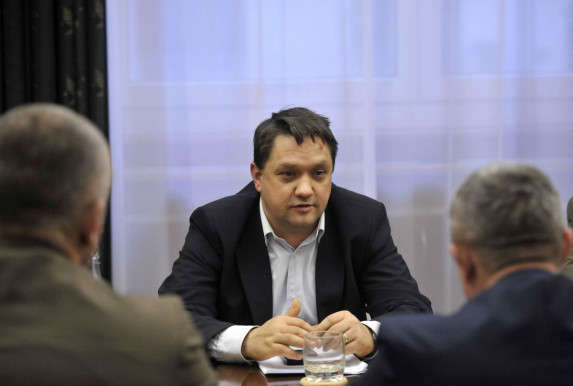 Karsai: Ha valaki árt az oktatásnak, az a kancellár, és remélhetőleg felel majd érte