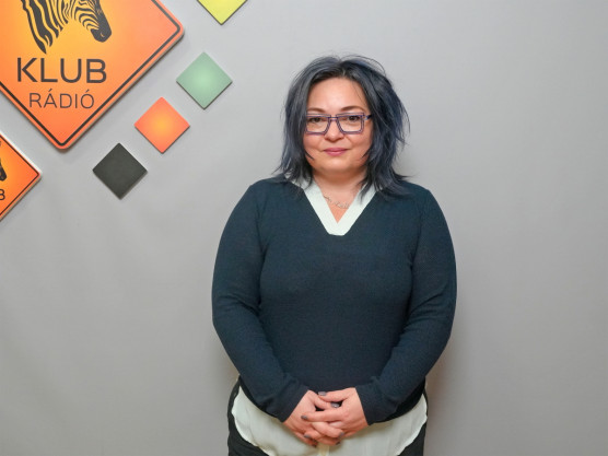 Szeifert Natália: Arcvakság