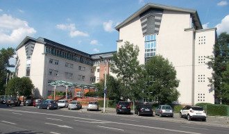 A szülészeti osztály fele beadta felmondását a Szent Imre kórházban