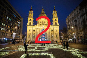 December 5.: Advent (2.), A talaj nemzetközi napja és A gazdasági és szociális fejlődés önkénteseinek világnapja