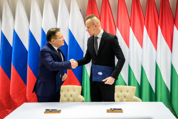 Szijjártó és a Roszatom vezetője aláírták a paksi bővítés ütemtervét