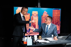 Szijjártó a CNN-nek: Tényleg lennének problémák?