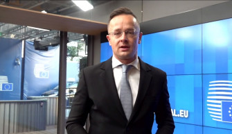 Szijjártó: A Kínán kívüli világ vezetői leszünk az elektromosakkumulátor-gyártásban, ezért irigyel is minket mindenki