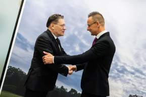 Szijjártó úgy beszél, továbbra is az oroszokra számítanak a paksi bővítésnél