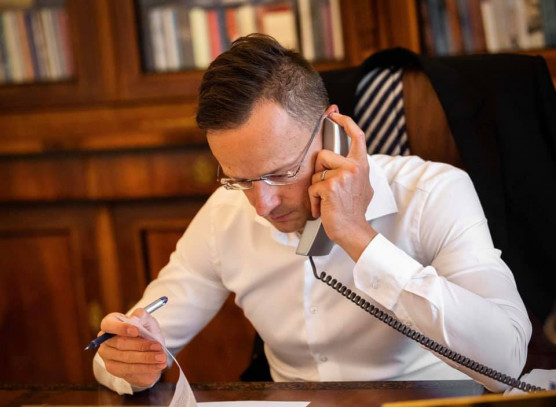 Bűncselekmény is lehetne Szijjártó hajózása?