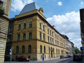 Csak néznek döbbenten a szinyeis szülők