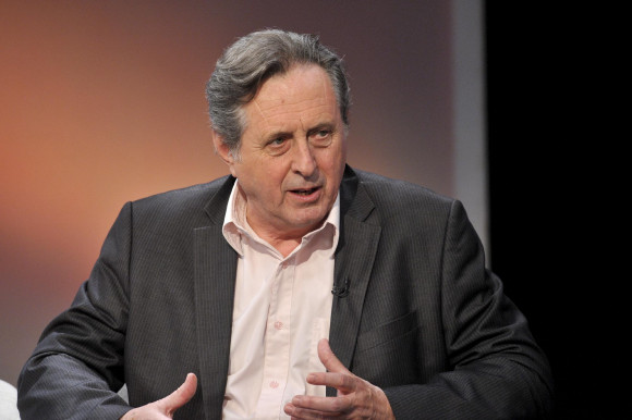 Sövénytechnikával lehet színdarabot rendezni