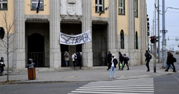 Hétfőn 12 tanár nem vette fel a munkát a kőbányai Szent László Gimnáziumban