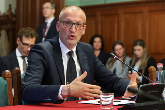 Tarr Zoltán: Újra elindítják az NKA-pénzek kifizetését, ha átnézték a szerződéseket