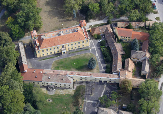 MSZMP-zéssel válaszolt Lázár helyettese a kastélyosztogatást firtató kérdésre