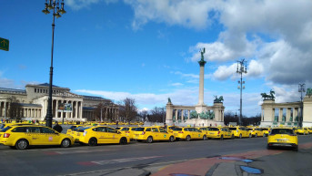 Kirakott egy izraeli párt a boltos taxi, a társaság titkolózik