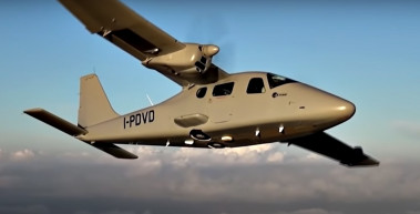 Hason landolt egy ITM-tagokat szállító repülő