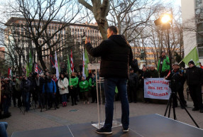 Medián: A harminc alatti magyarok a Mi Hazánkat szeretik a legjobban