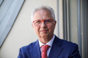 Meg lenne kötve Trócsányi keze EU-biztosként?