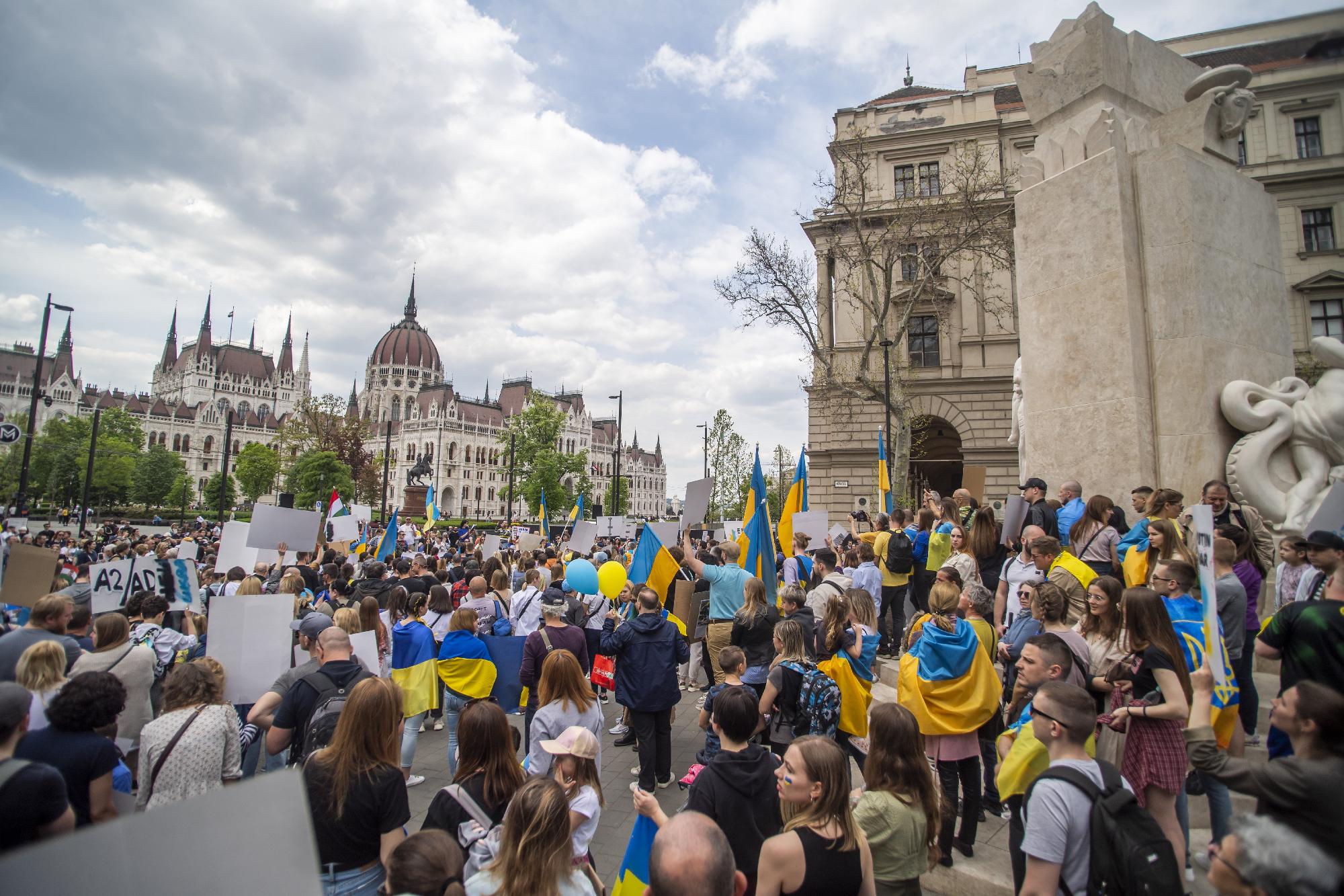Ukrajnai háború - Az Oroszország melletti tüntetés ellen de