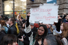 Ilyen volt a hangulat a keddi tüntetésen – Képriport