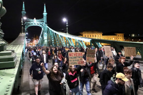 Momentum: nem a tüntetések, hanem a kormány nehezíti meg az emberek életét