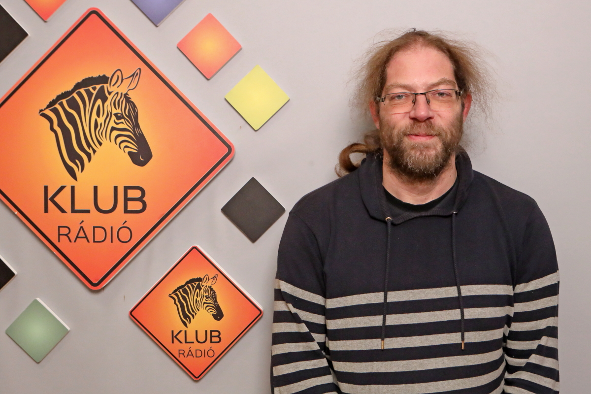 Dobszerda: Váradi Juli Varró Dani