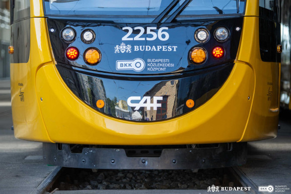 Megvertek egy villamosvezetőt és egy utast a 4-6-oson