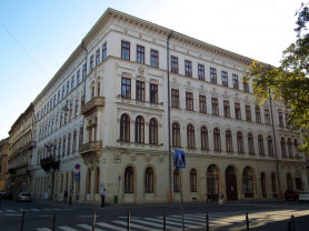 Az Igazságügyi Minisztérium elé vonultak a bírák