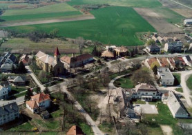 Ácson újabb három képviselő mondott le az katódgyár miatt