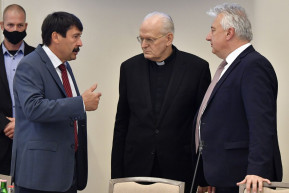  Trump szócsöve szerint Erdő Péter lehet az új pápa