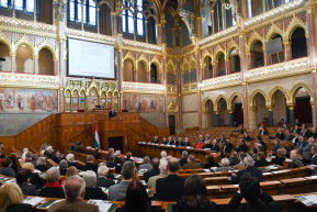 A Fidesz megszavazta a Mi Hazánk javaslatát a választási törvény módosításáról