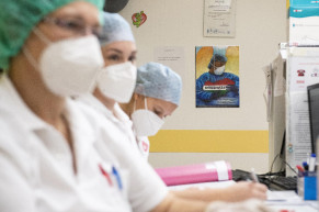 Káosz a Honvédkórházban: van olyan orvos aki 23 ezer forintos havi fizetést kapott