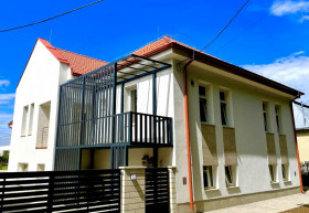 Hadházy: A mándoki fideszes képviselő 100 milliót kapott vendégházra