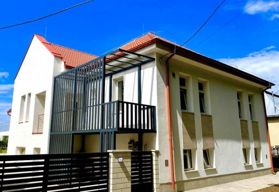 Hadházy: A mándoki fideszes képviselő 100 milliót kapott vendégházra