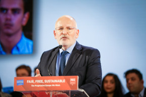 Timmermans Orbán beszéde után: A rasszizmus egy mérgező politikai találmány