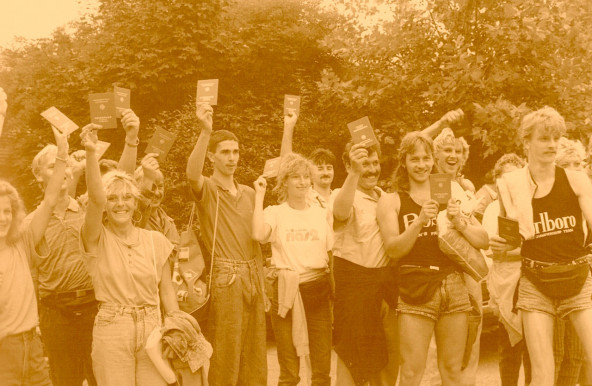 Piknik a határon - Kárpáti János jegyzete