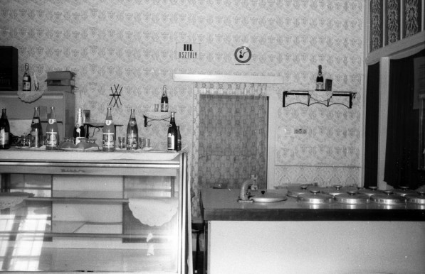 Felfoghatatlan/elfogadhatatlan történet - Lampé Ágnes jegyzete