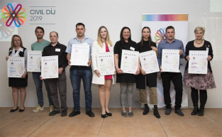 A csiga legyőzte a vonatot - díjat ért