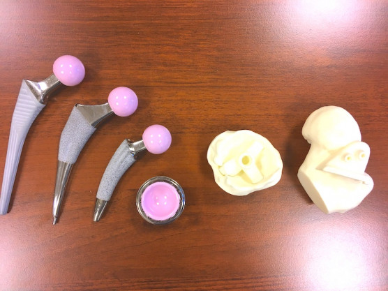 Modern csipő- és térdprotézisekkel könnyebb a gyógyulás