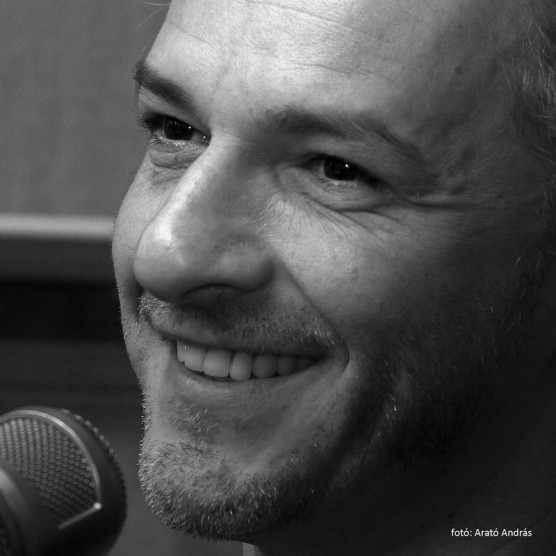 Alföldi Róbert: annyi szeretetet kapok...