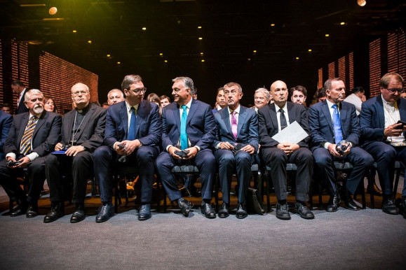 Hatos Pál: A történelem az öntelt férfiak lelkesedéssel írt elbeszélése