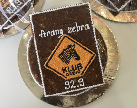 Elhalmoznak minket szeretettel hallgatóink