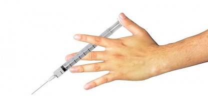 Két havi alkoholmegvonással jár az orosz vakcina